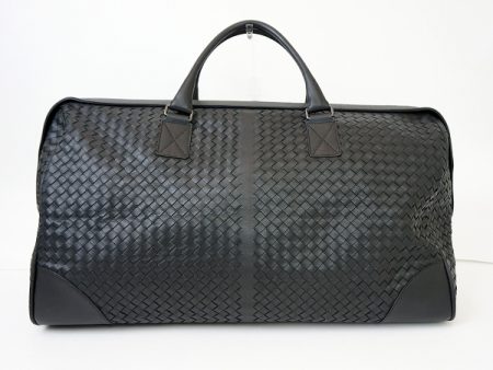 ブランドを全面に押し出さないボッテガヴェネタのエレガントなバッグ