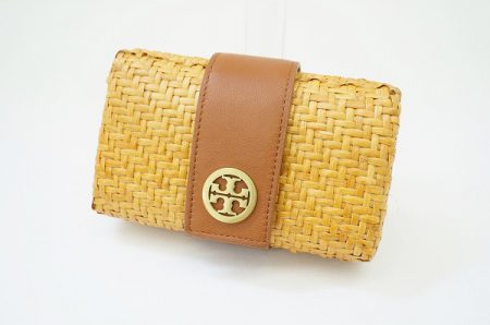 爽やかでエレガントな雰囲気を感じさせる。トリーバーチのチェーンバッグを買取しました