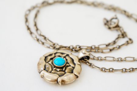 重厚感が感じられるジョージ・ジェンセンのネックレスが素敵！