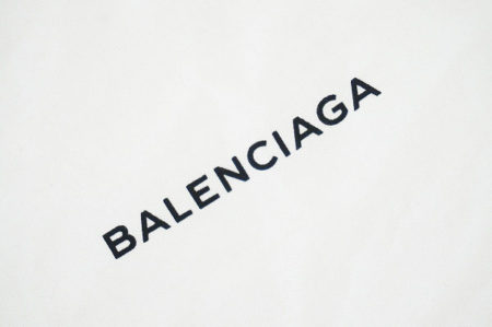 有名人も愛用しているバレンシアガのバッグの魅力について