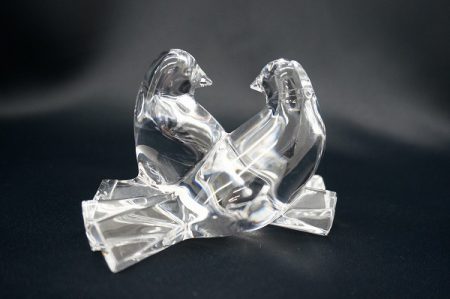結婚祝いとしても大人気のバカラの幸せの鳥を買取しました