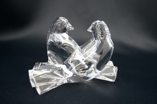 結婚祝いとしても大人気のバカラの幸せの鳥を買取しました