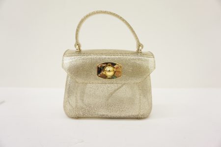 フルラらしい品のあるバッグは透け感が可愛いということで大人気！