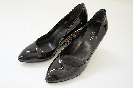 ハラコのヒョウ柄がさりげないオシャレなグッチのパンプス