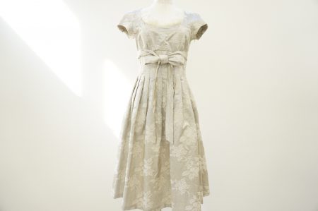 フラワモチーフーの織り柄が存在感抜群。モスキーノのワンピースを買取しました