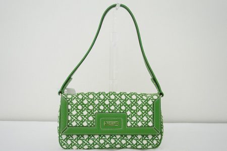 80年代風のレトロなデザインがかわいいケイトスペードのハンドバッグ