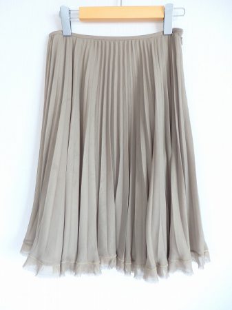 着回し力抜群！清楚で知的なエポカの裏地付きプリーツスカートを買取しました