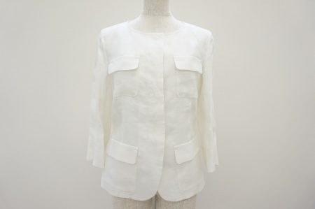 上品でフォーマルに決まる！マックスマーラのホワイトジャケット