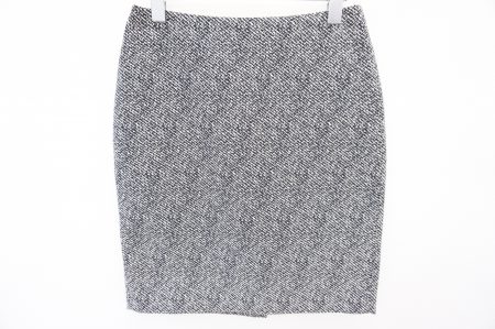 女性らしいラインが魅力！マックスマーラの柄タイトスカートを買取しました