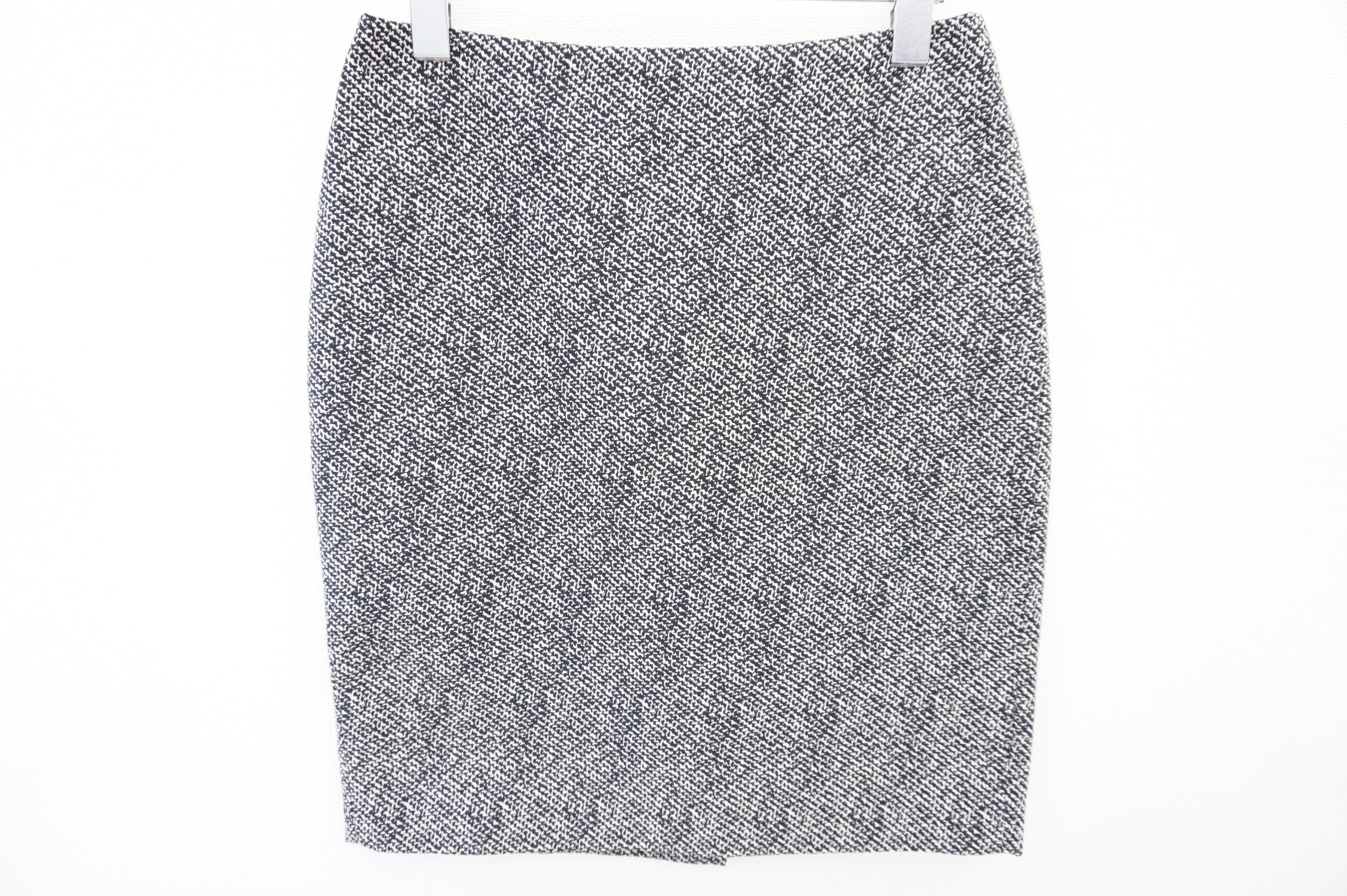 女性らしいラインが魅力!マックスマーラの柄タイトスカートを買取しました