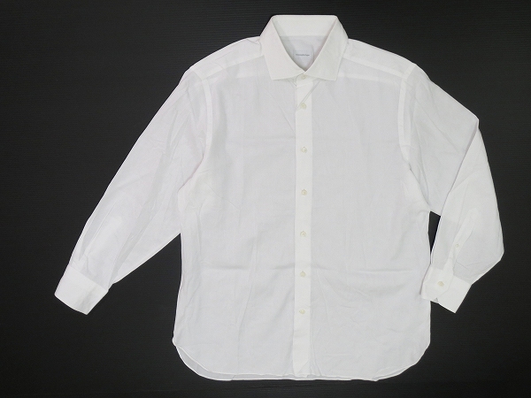 エルメネジルドゼニアの長袖シャツは長く着られる優秀アイテム