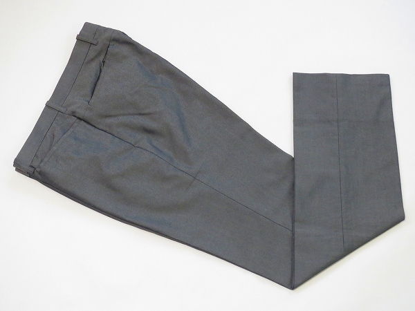 履いた時のシルエットがきれいなユナイテッドアローズのノータックパンツ