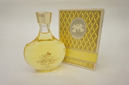 ローズやジャスミンの香りが女性らしいニナリッチのレールデュタン