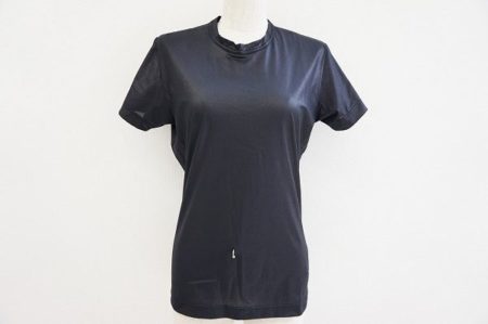 光沢感ある素材が大人なキャロルクリスチャンポエルのTシャツ