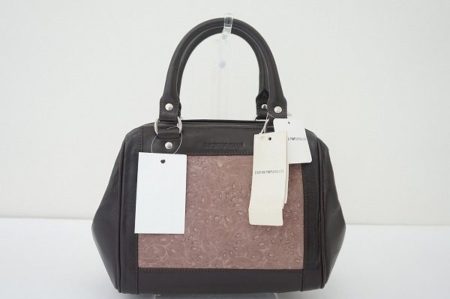 こんなデザインは見たことがない！？エンポリオアルマーニのバッグがオシャレ