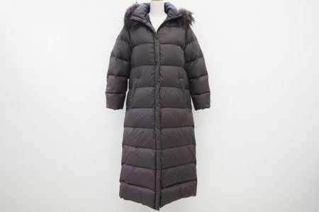 ダウンの王様「モンクレール」のフード付ロングダウンコート