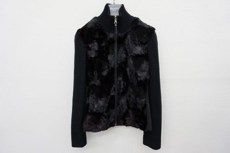 プラダの秋冬にぴったりなミンク切替ニット製ジップアップジャケット
