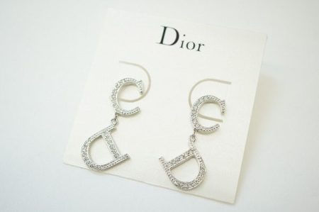 クリスチャンディオールのCDストーンロゴの揺れるピアス