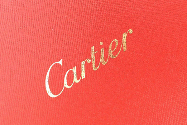 アクセサリーや時計だけではなくバッグも魅力的なカルティエ