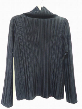 着回し力抜群のロングセラー商品。プリーツプリーズのカットソーを買取しました。