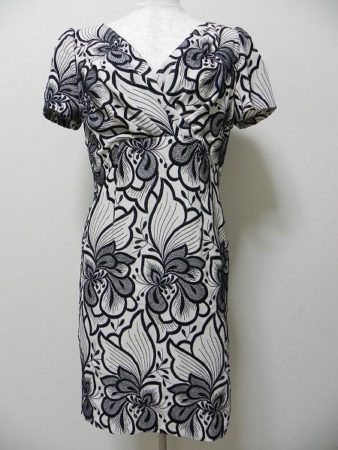 絶妙なシルエットに注目、ダイアグラムのフラワーワンピース