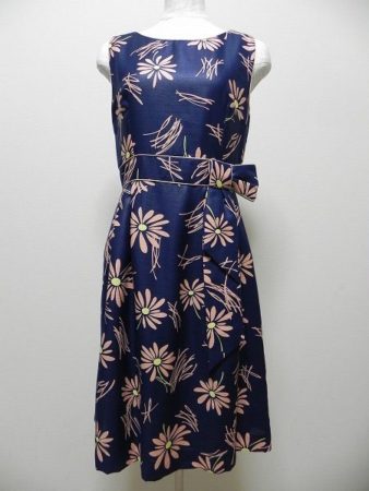 モデル御用達ブランド、チェスティのエレガントな花柄ワンピース