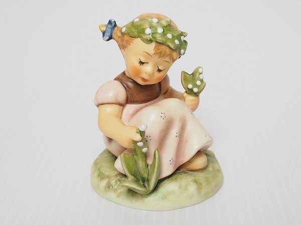 ゲーベル Goebel フンメル 白い花を摘む女の子 陶器人形 384424