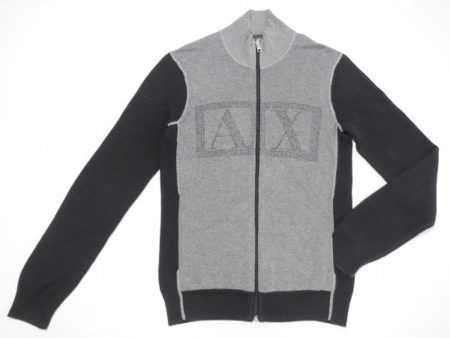 個性的なデザインが魅力的なアルマーニエクスチェンジジャケット