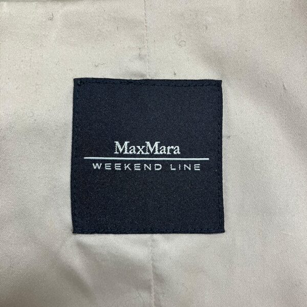 マックスマーラ ウィークエンドのブランドタグのアップ