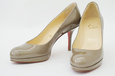 女性の永遠の憧れ、クリスチャンルブタンのエナメルパンプスを買取いたしました