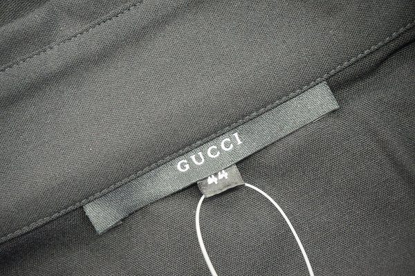 グッチのシンプルイズベストなブラックブラウスを買取しました