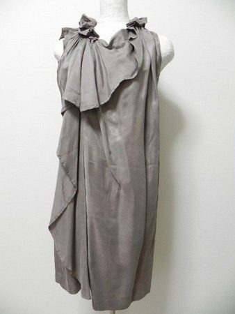 ランバン シルバーグレーのドレスワンピースで上質なおしゃれを