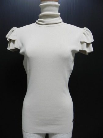 控えめフリルが大人可愛いを実現！フォクシーブティックのニットを買取しました。