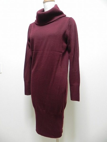 秋冬シーズンにぴったりなえんじ色のダーマのニットワンピース