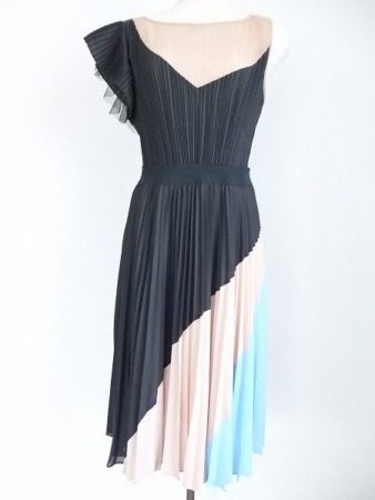 いろんなシーンに！ビーシービージーマックスアズリアのシフォンワンピース