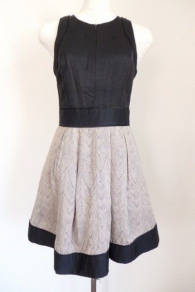 上質さを演出するアルマーニエクスチェンジのノースリーブワンピースを買取いたしました