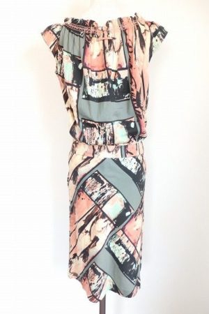 シルエットがレディライクなジャンポールゴルチェのプリントワンピース