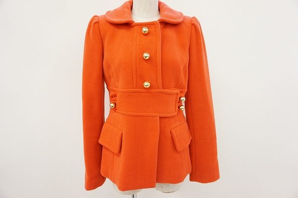 暗くなりがちな冬スタイルのアクセントに！ミリーのショートコートを買取いたしました