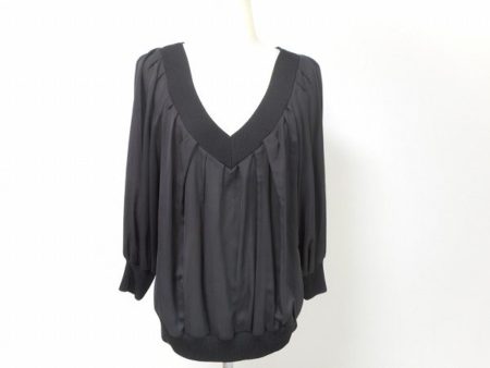 たっぷりのドレープが女性らしさを引き出すアドーアのカットソーを買取しました