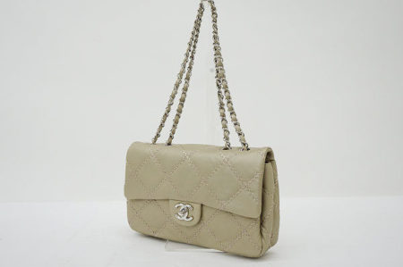 シャネルの人気NO1、マトラッセチェーンショルダーバッグ未使用