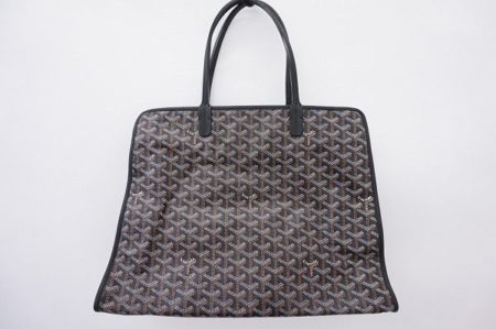 スタイリッシュなフォルムがカッコいい！ゴヤールのバッグ