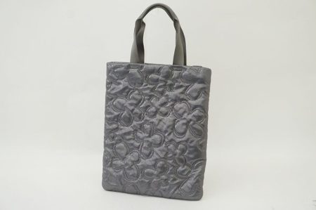 控えめな上品さ！アンテプリマのグレイッシュシルバーのトートバッグを買取しました