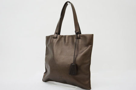 ワンランク上の大人カジュアルに！ロエベのトートバッグを買取しました