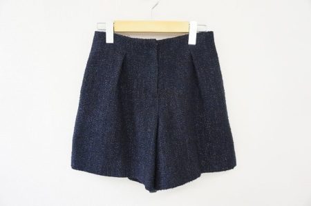 控えめなラメがポイント！マッキントッシュフィロソフィーのショートパンツ