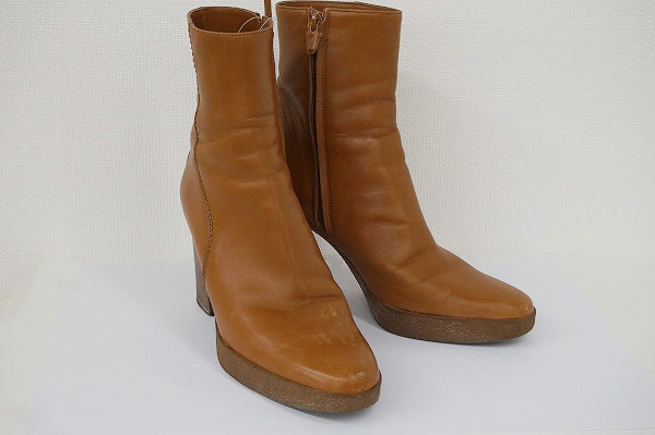 シューズ人気の成長が目まぐるしい。トッズのショートブーツを買取しました