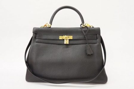 老舗ブランド・エルメスの代名詞的存在とも言える憧れのケリーバッグ