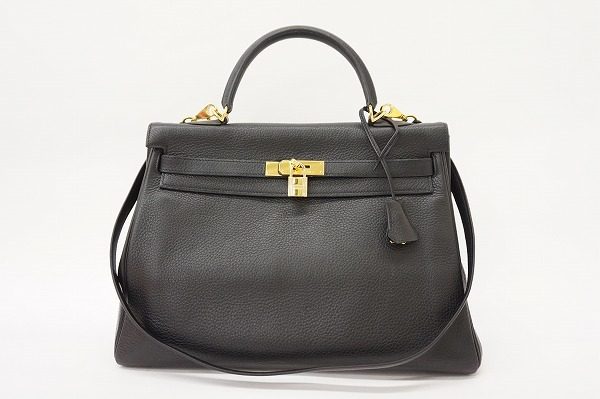 老舗ブランド・エルメスの代名詞的存在とも言える憧れのケリーバッグ