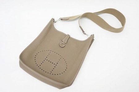 ショルダーバッグの最高峰！エルメスのエブリンPMを買取いたしました。