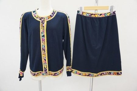 上品な着こなしができるレオナールのセットアップを買取いたしました！