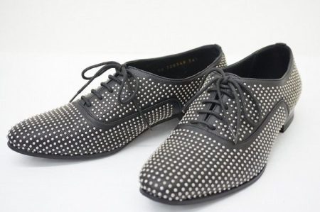 エレガントなスタッズ使いが美しい。サンローランのシューズを買取しました